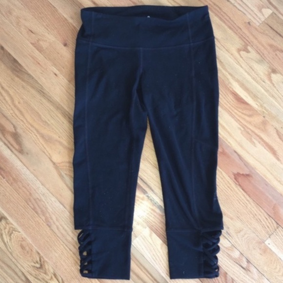 Athleta Criss Cross Elation Crop Leggings Black XS - Picture 2 of 5